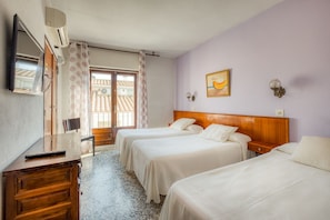 Cortinas blackout, cunas gratuitas y camas plegables/adicionales
