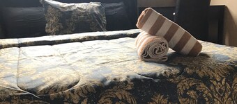 1 Bedroom with Shared Bathroom