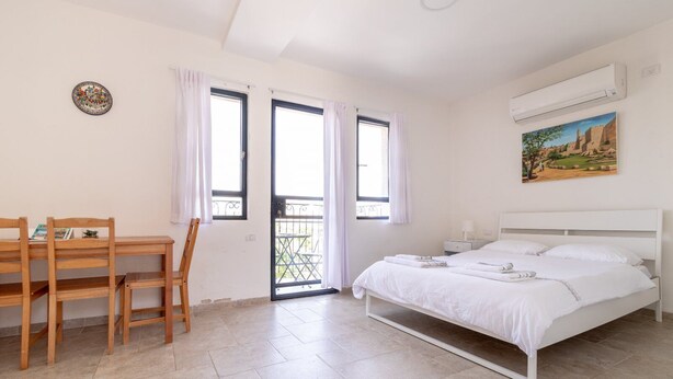 Unclassified image, 1 of 1, button - The Duke Townhouse (Tel Aviv)