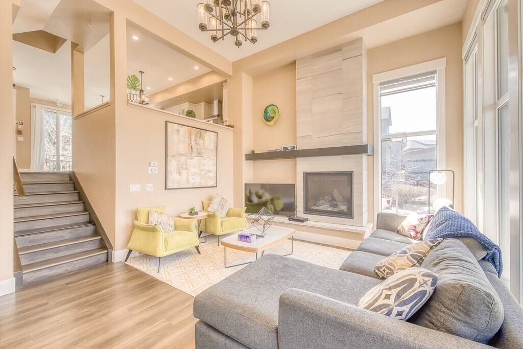 M1🏔5BD+4.5BA Panoramic mountain view, near DT, A/C, wifi, BBQ, sleeps 14⛷🏂