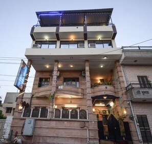 Front of property - APPLE HOME STAY (Jodhpur)