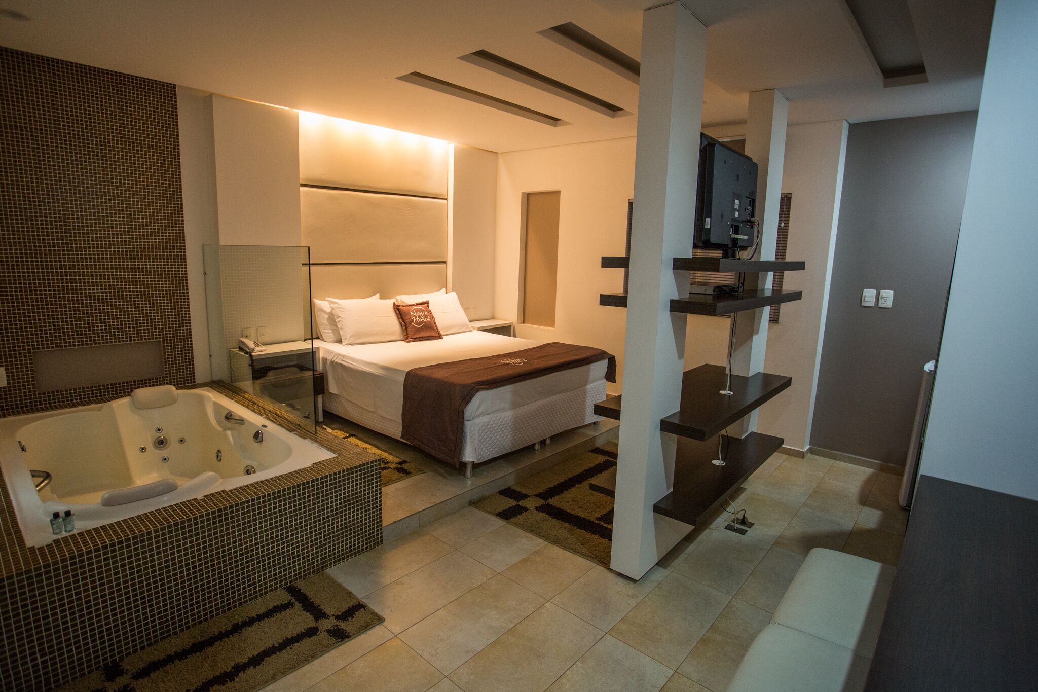 Suite | Minibar, escritorio, insonorización y wifi gratis 