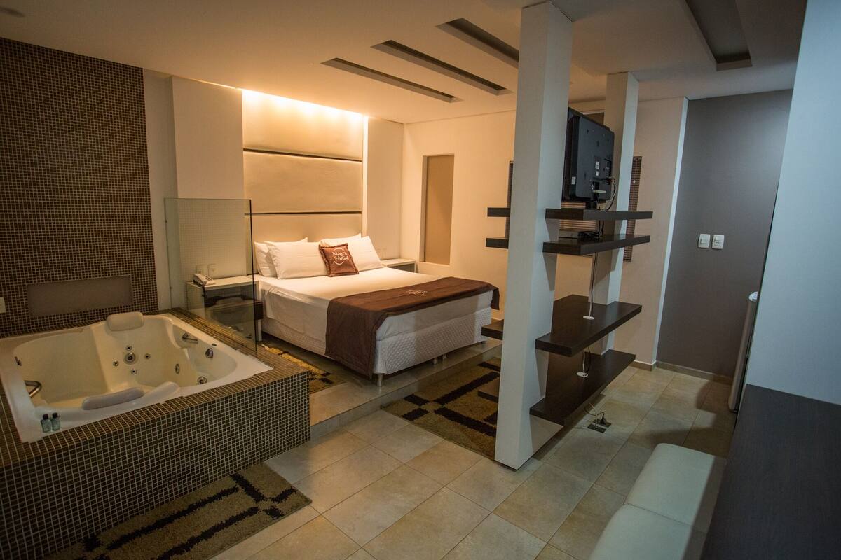 suite | minibar, desk, soundproofing, free wifi