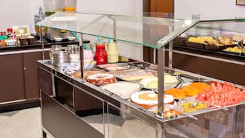 Ilmainen päivittäinen buffetaamiainen