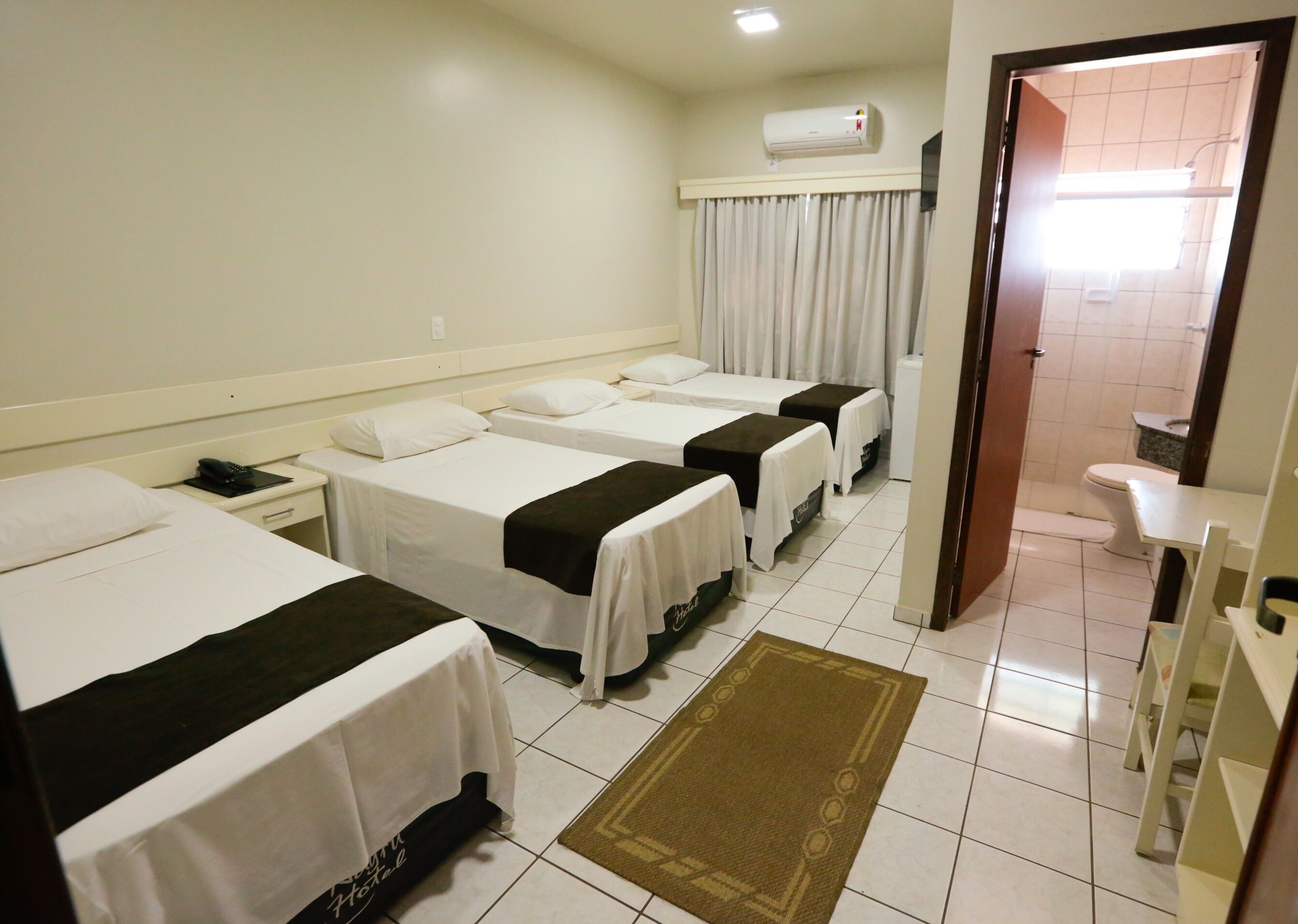 standard quadruple room | minibar, desk, soundproofing, free wifi