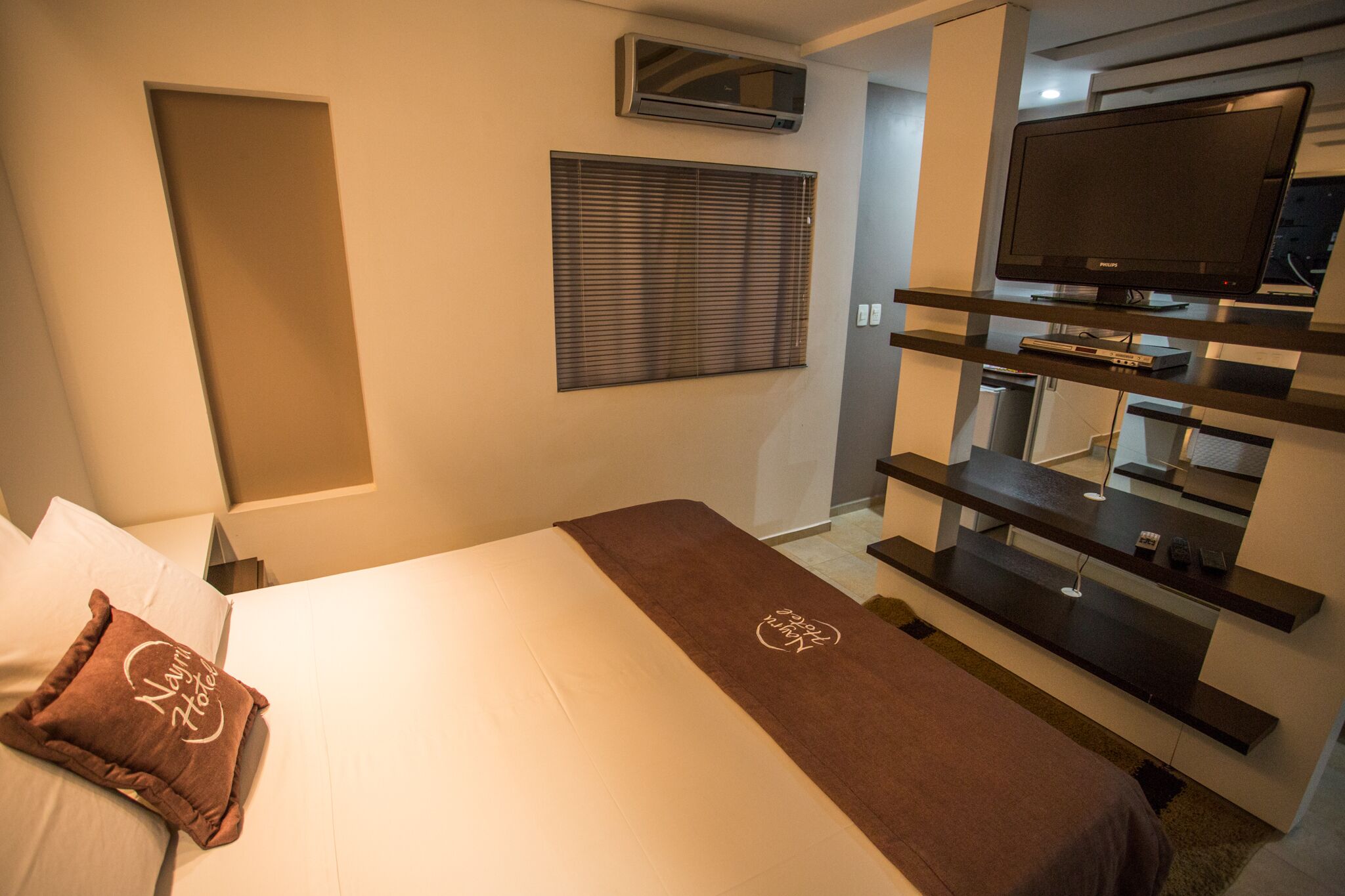 suite | minibar, desk, soundproofing, free wifi
