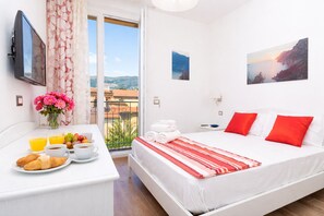 1 Schlafzimmer, Schreibtisch, Bügeleisen/Bügelbrett, Reisekinderbett