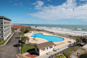 Piscina coperta, piscina all'aperto