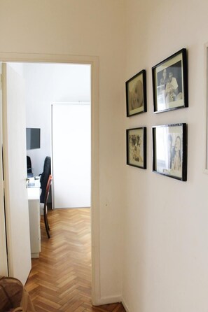 2 habitaciones, edredón y caja de seguridad en la habitación