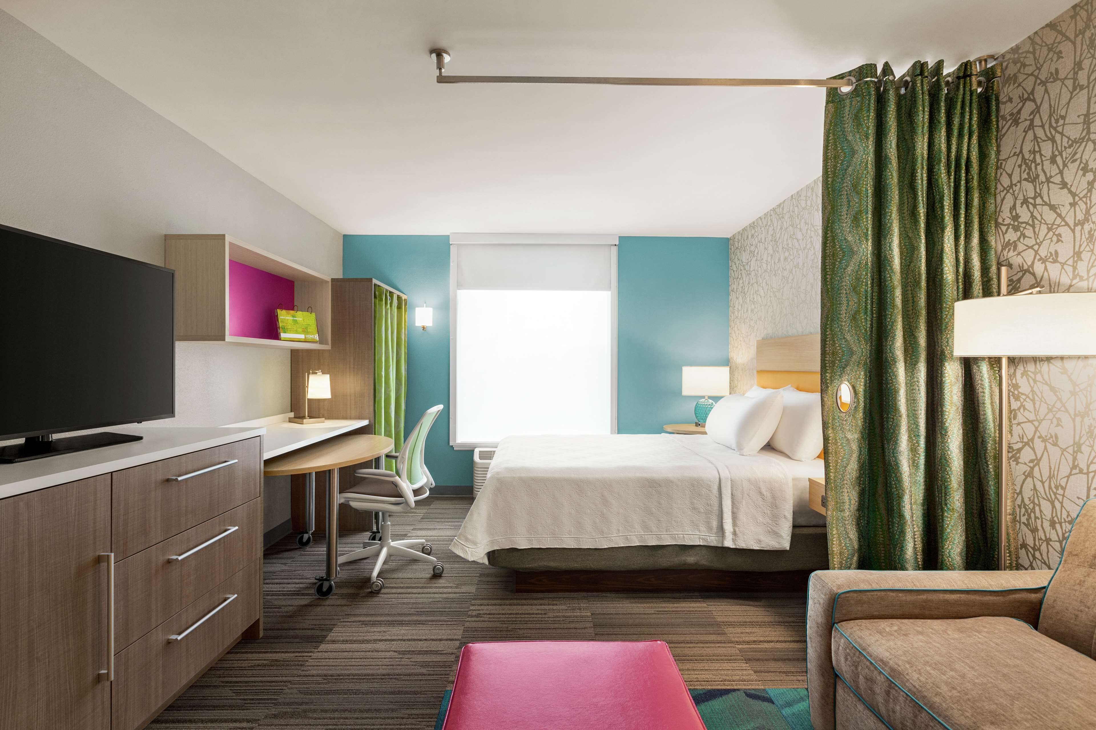 1 bedroom, premium bedding, pillow-top beds, desk