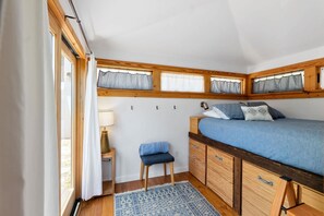 3 chambres, fer et planche à repasser, Wi-Fi, draps fournis