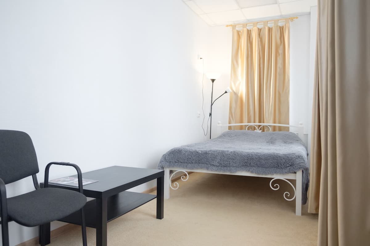 Basic-Doppelzimmer | Schreibtisch, Verdunkelungsvorhänge, Bügeleisen/Bügelbrett