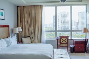 Egyptian cotton sheets, premium bedding, pillowtop beds, in-room safe - Singer Island Resort & Spa Private Owner (Singer Island)