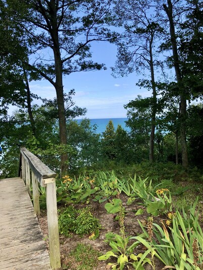 Silver Lake Retreat - Beach Access + Dunes