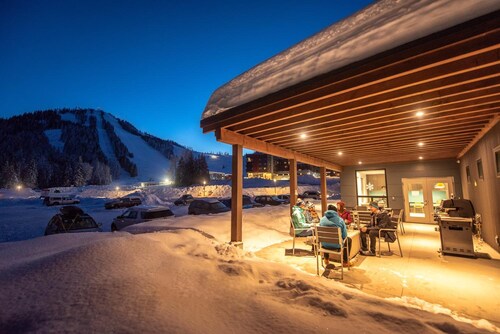 Nowhere Special Hostel