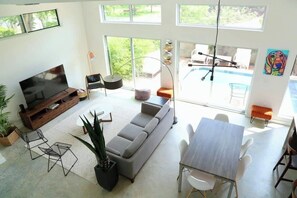 TV, fireplace, Netflix, streaming services