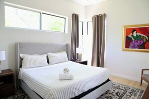 4 bedrooms, desk, iron/ironing board, travel crib