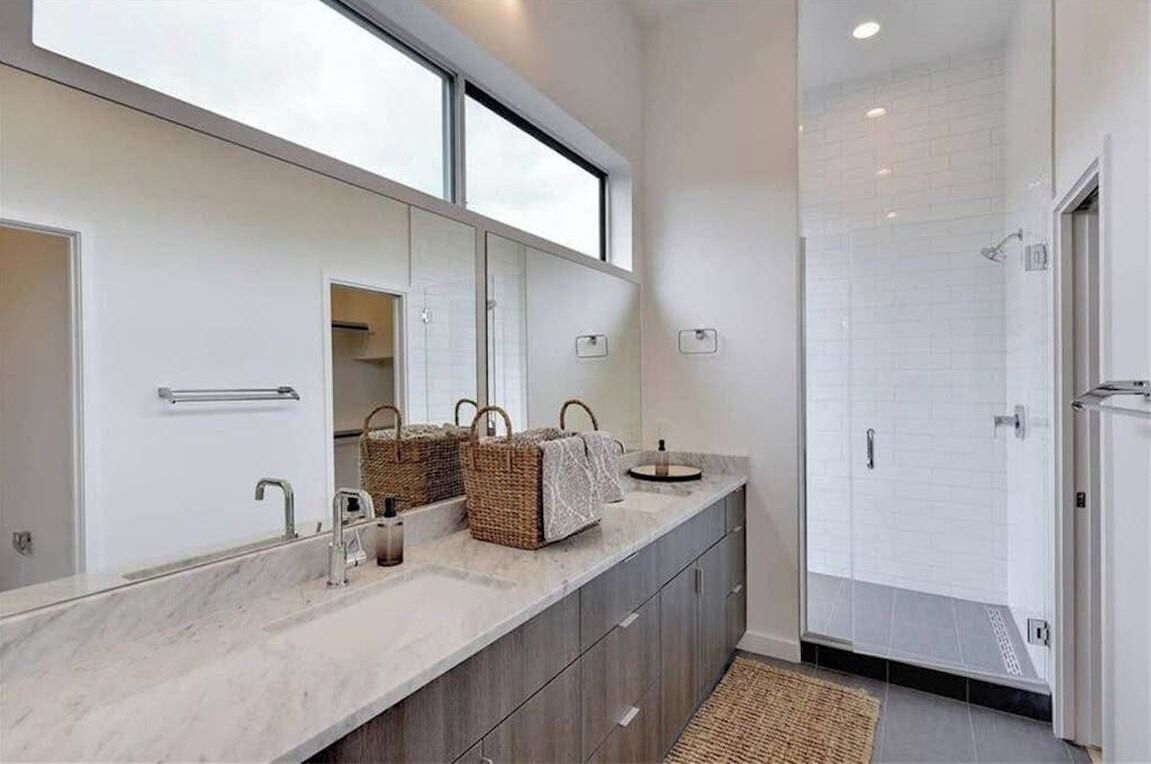 Bathtub, eco-friendly toiletries, hair dryer, bathrobes
