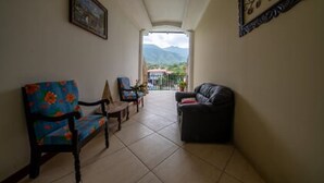 Lobby sitting area - Hotel Rancho Grande (Sacapulas)