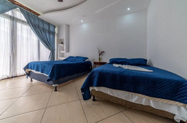 ستائر تعتيم وواي فاي مجانًا وملاءات أسرّة