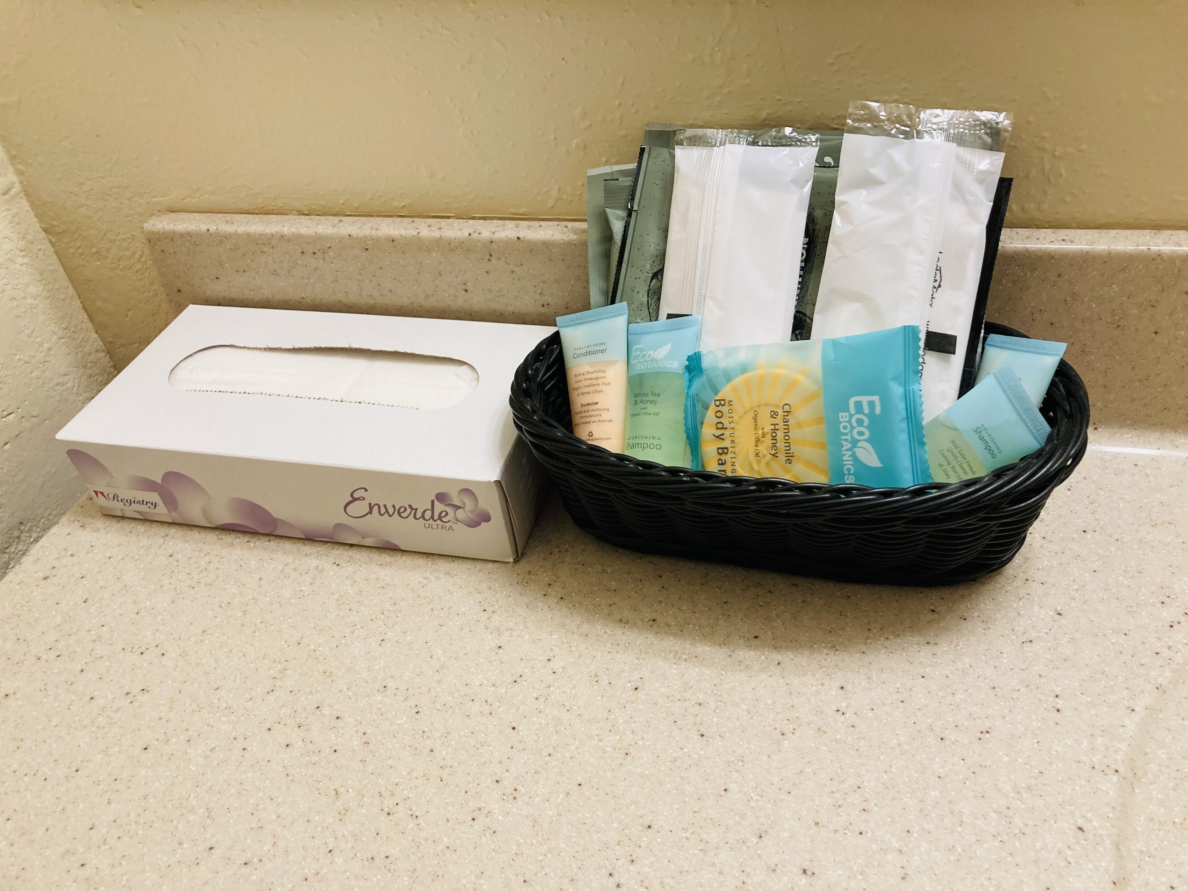 combined shower/bathtub, free toiletries, towels, soap