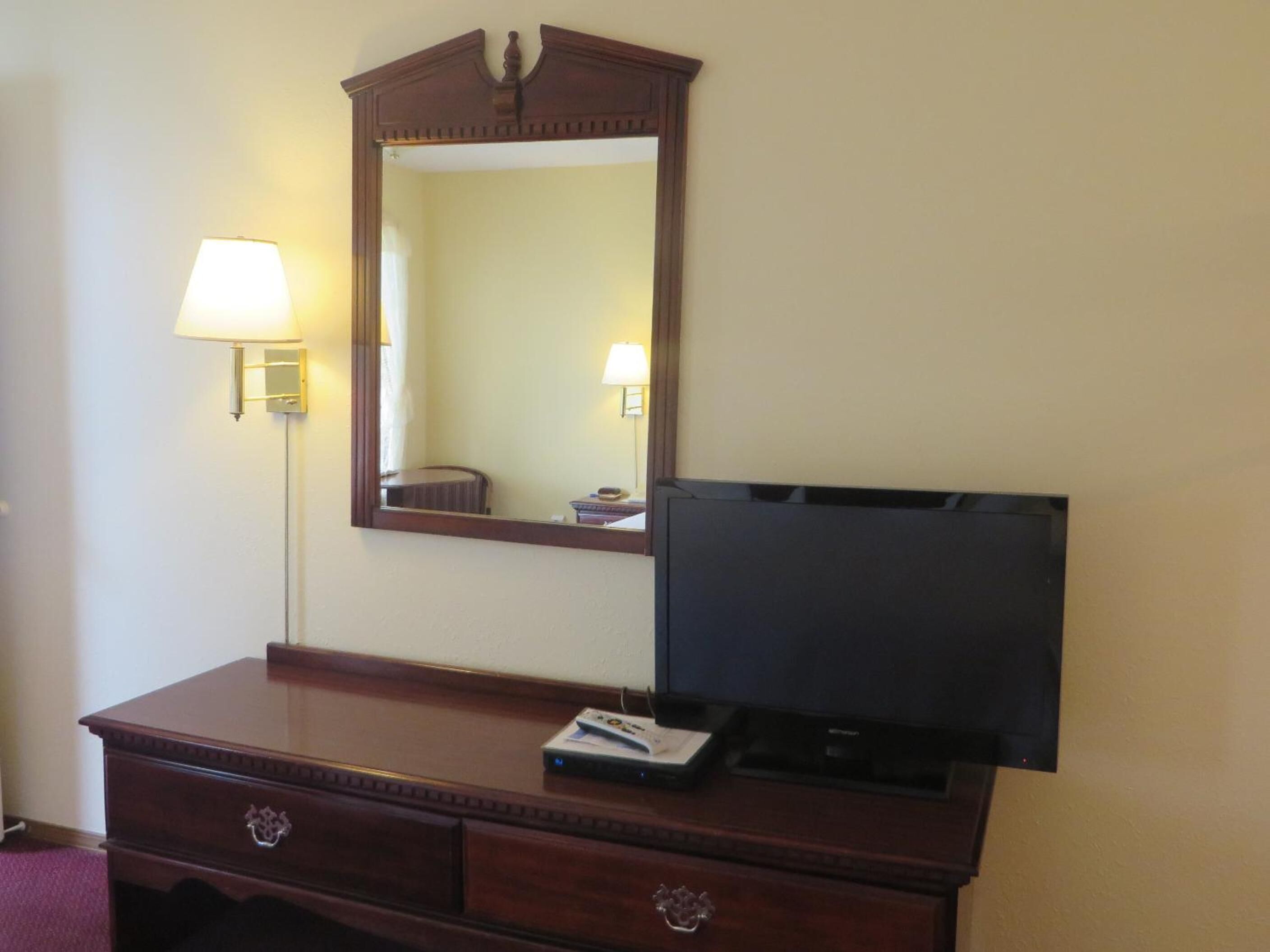 basic single room | 1 bedroom, individually decorated, individually furnished, desk