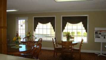 Free daily continental breakfast