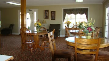 Free daily continental breakfast