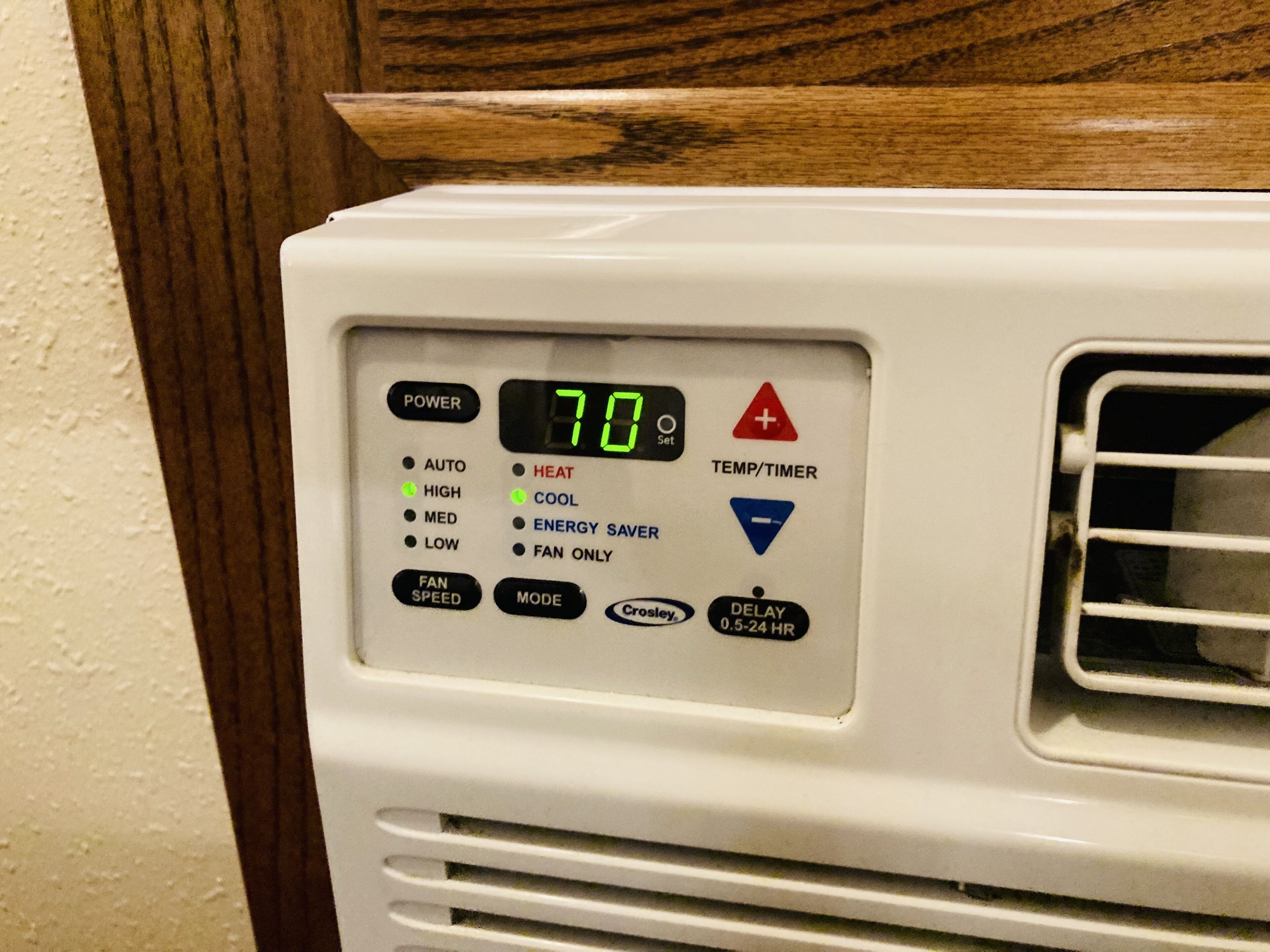 1 bedroom, individually decorated, individually furnished, desk