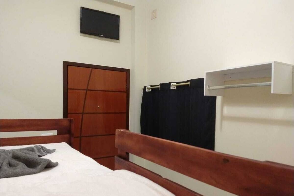Familienzimmer (1.2) | Minibar, laptopgeeigneter Arbeitsplatz, kostenloses WLAN, Bettwäsche
