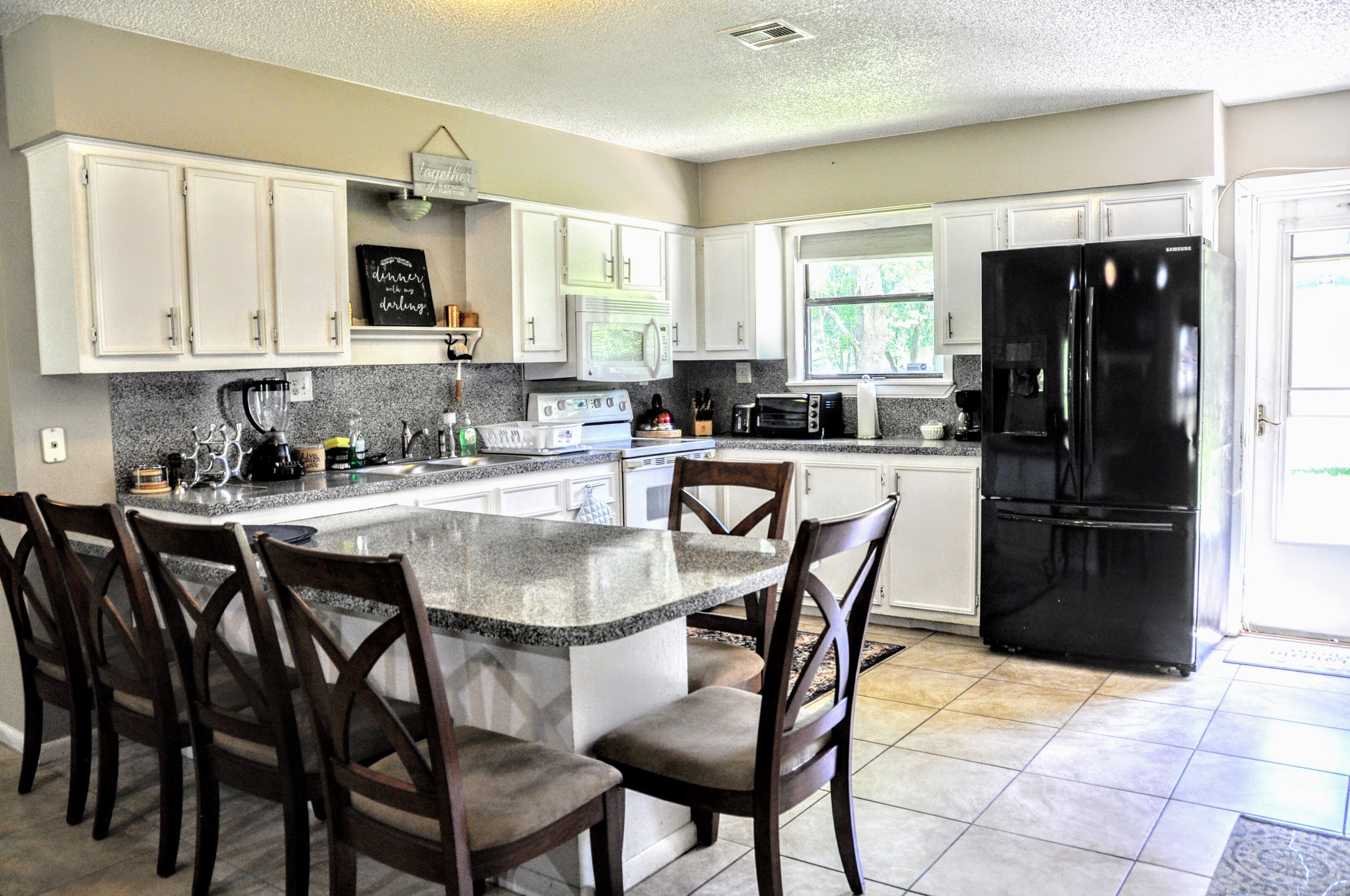 A Vacation House with a Lakeview in Livingston