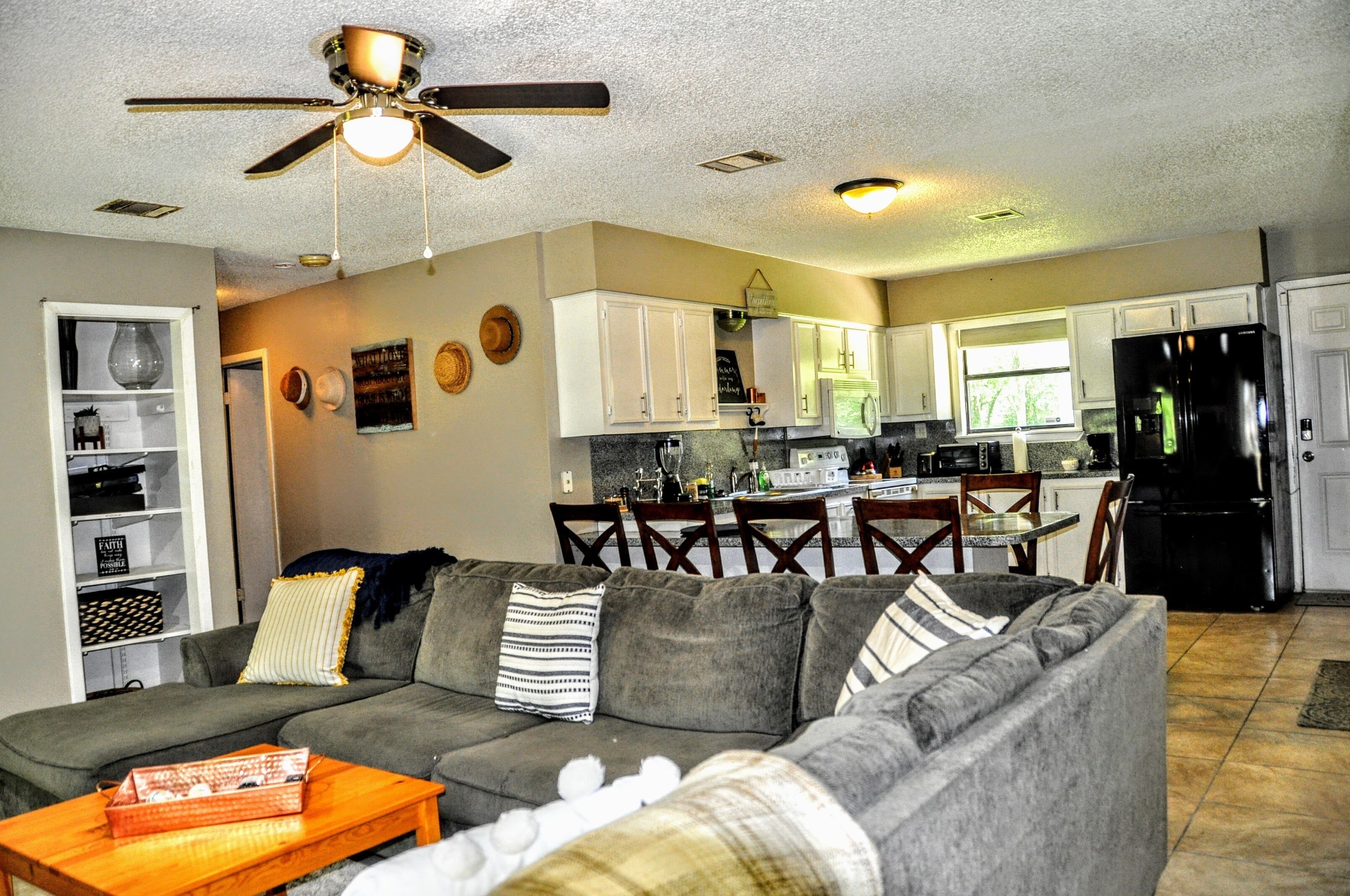 A Vacation House with a Lakeview in Livingston