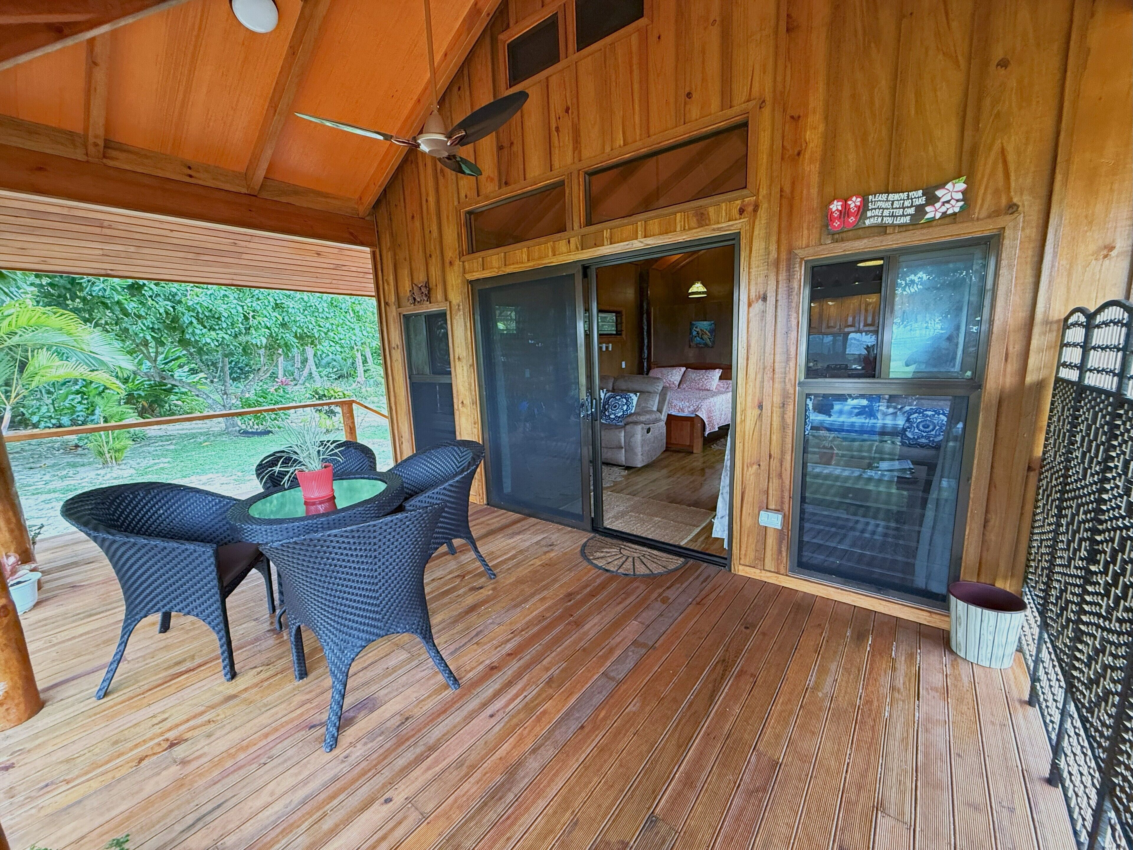 Suite studio luxueuse, 1 très grand lit, cuisine, en face de la plage | Terrasse/patio