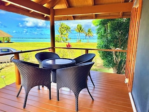 Suite Studio Panoramique, 1 très grand lit, cuisine, en front de plage | Balcon