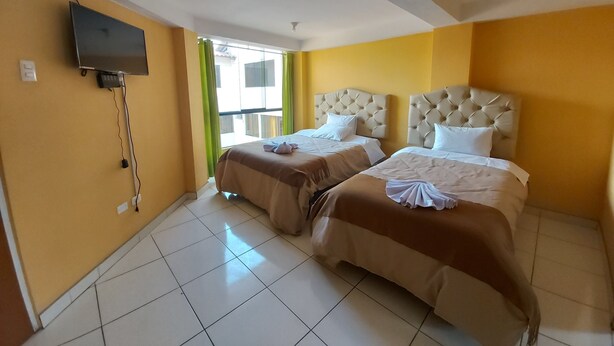 Standard Room | Down comforters, laptop workspace, WiFi, bed sheets - Hostal Tayta Wasi II - Pavitos (Cusco)