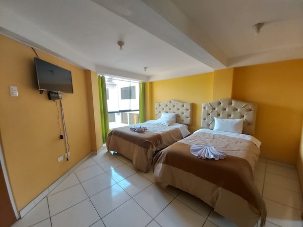 Standard Room | Down comforters, laptop workspace, WiFi, bed sheets - Hostal Tayta Wasi II - Pavitos (Cusco)