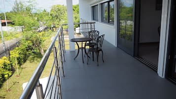 Apartemen Standar | Balkon