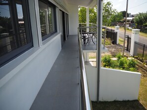Standard Apartment | Balcony - Tropical Serviced Apartments (Port Vila)