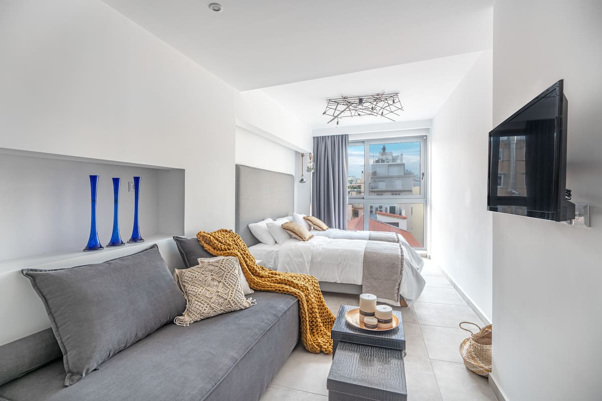 Exclusive Studio (Apollo) | 1 bedroom, in-room safe, laptop workspace, blackout curtains