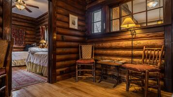 4 slaapkamers, een strijkplank/strijkijzer, wifi, beddengoed