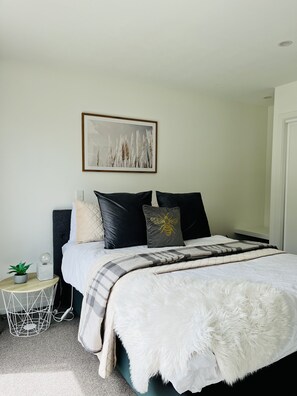 3 habitaciones, cuna de viaje, wifi y ropa de cama