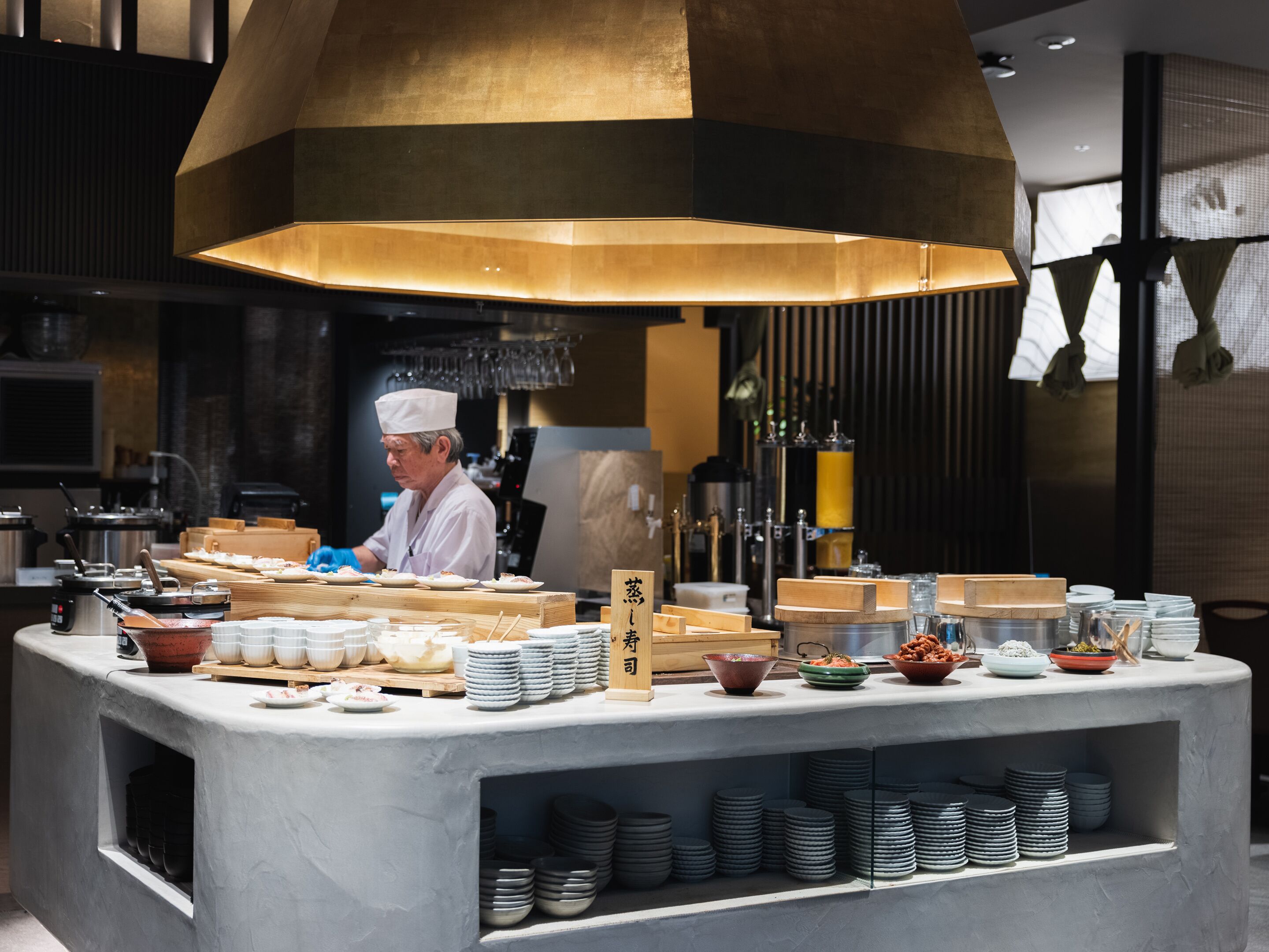 daily buffet breakfast (jpy 2750 per person)