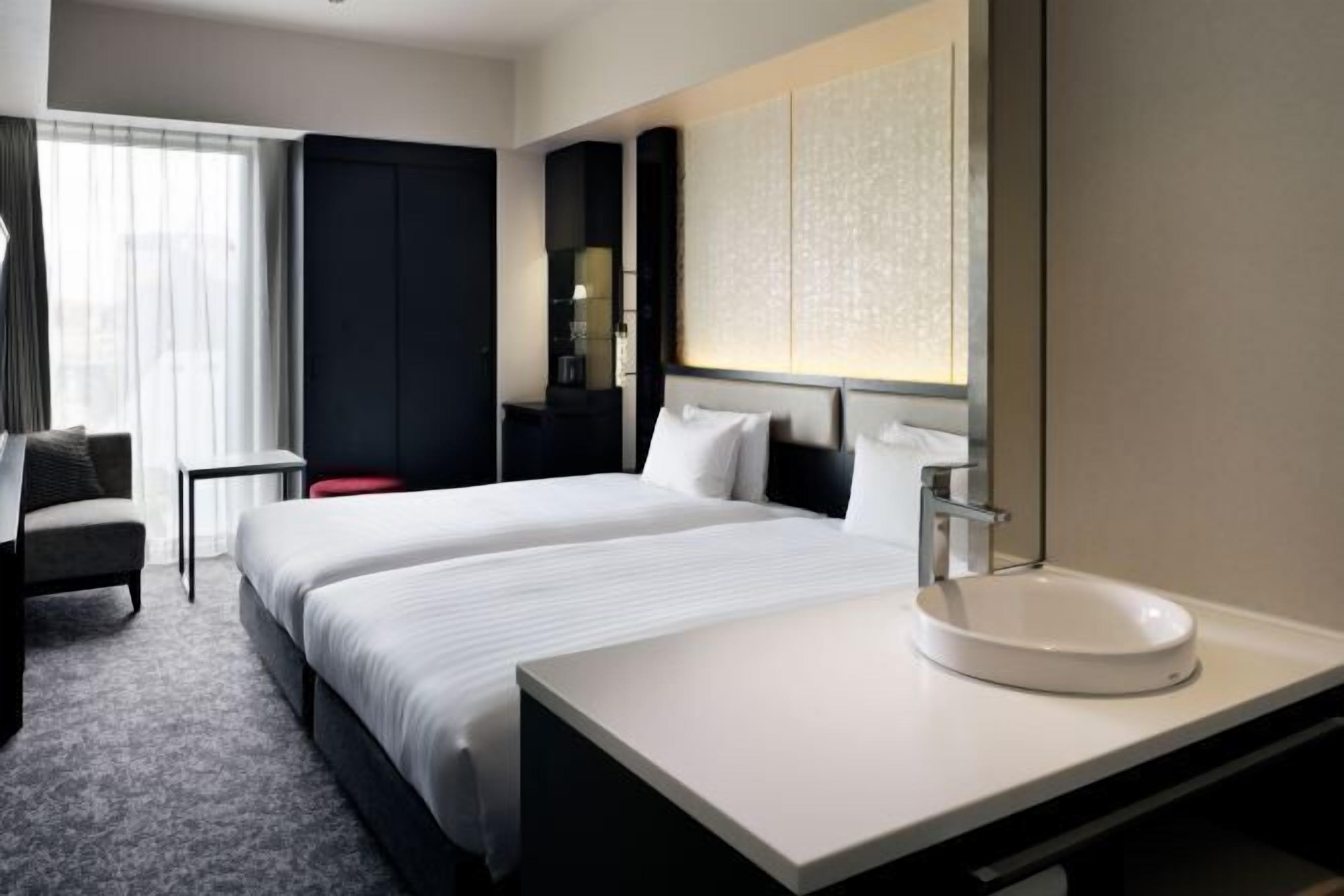 In-room safe, free WiFi, bed sheets