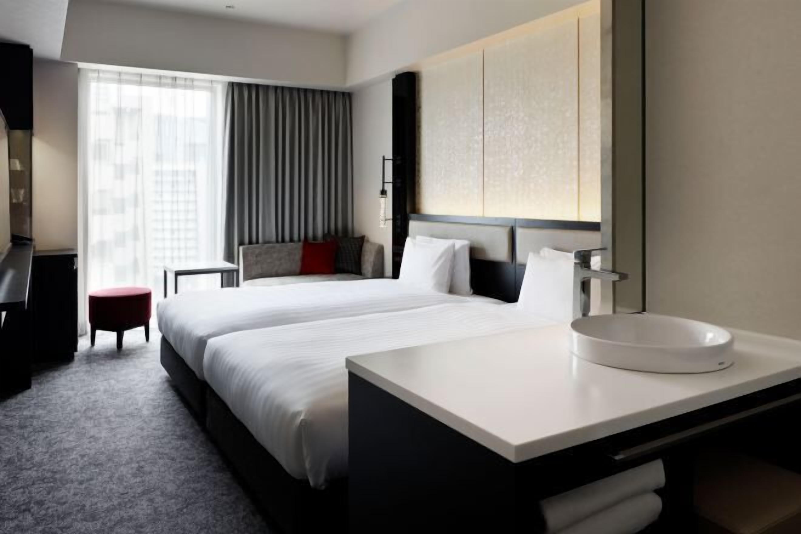 In-room safe, free WiFi, bed sheets