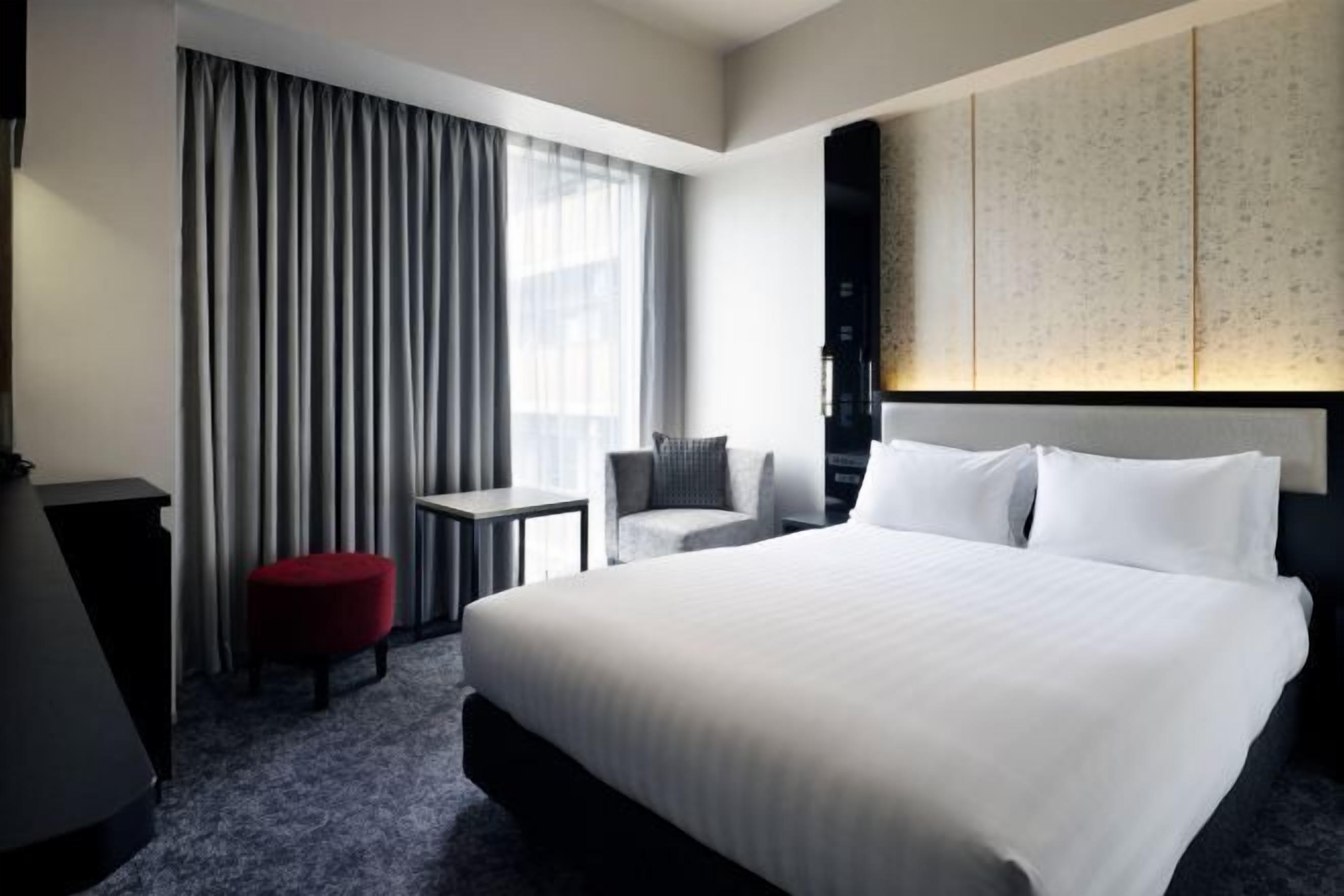 In-room safe, free WiFi, bed sheets