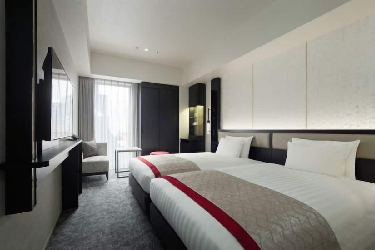 In-room safe, free WiFi, bed sheets