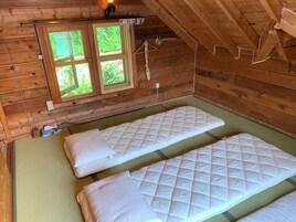 Dúplex superior | Sistema de insonorización, wifi gratis, ropa de cama