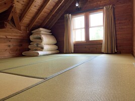 Dúplex superior | Sistema de insonorización, wifi gratis, ropa de cama