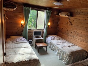 Economy trippelrum | Ljudisolering, gratis wi-fi och sängkläder