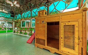 Kawasan main kanak-kanak – tertutup